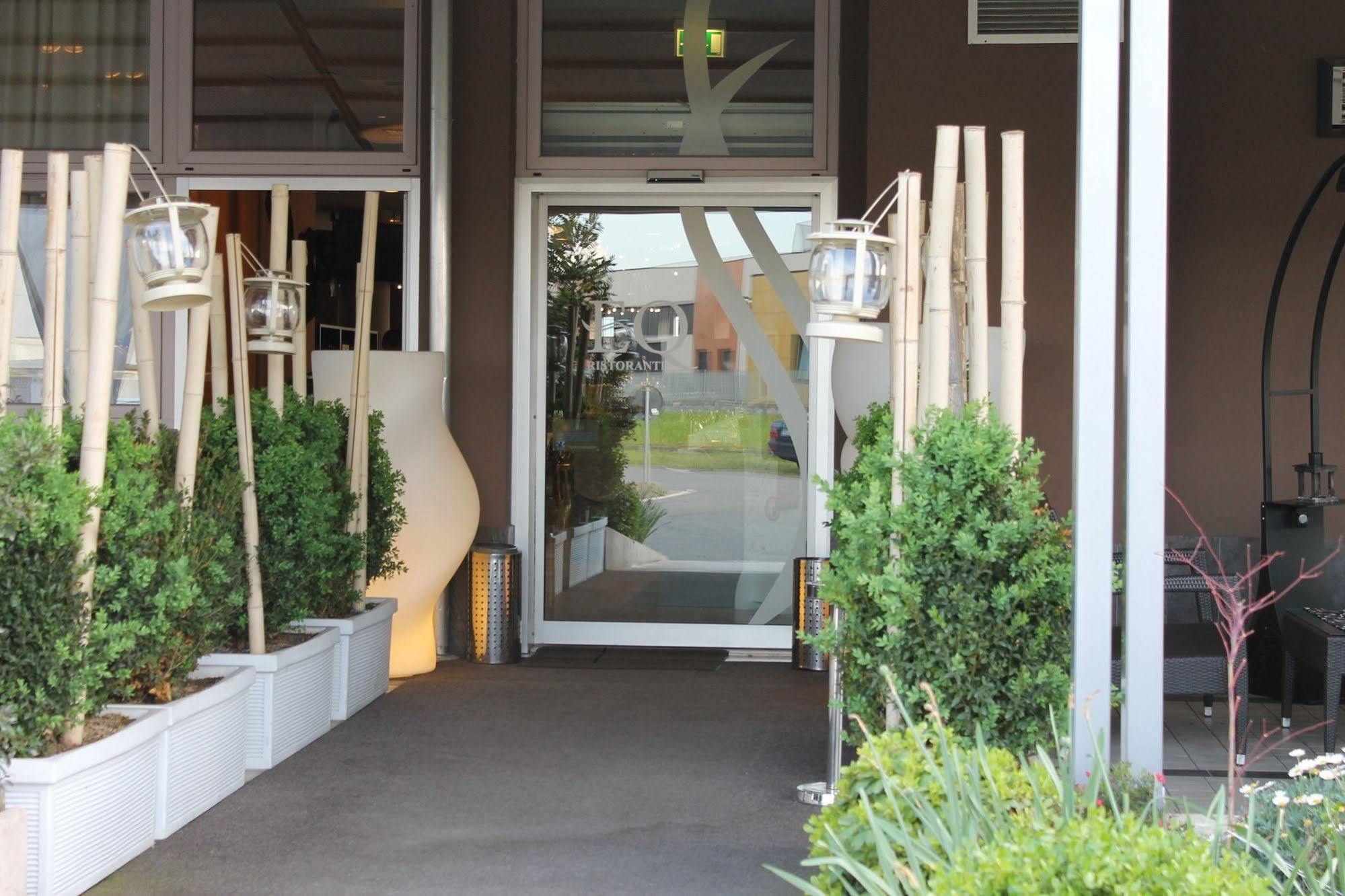 Eq Hotel Travagliato Kültér fotó